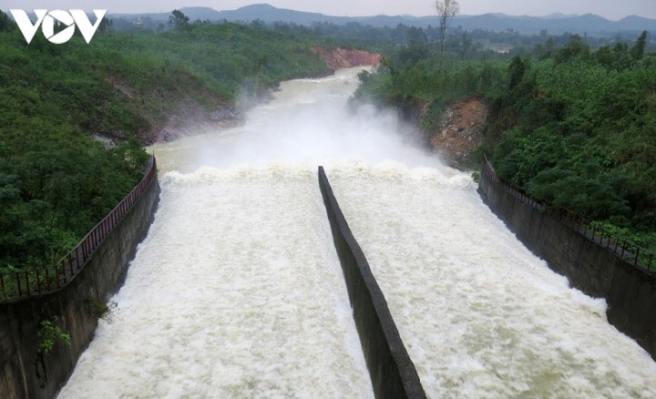 Hà Tĩnh lên phương án phá tràn hồ Kẻ Gỗ đảm bảo an toàn cho vùng hạ du